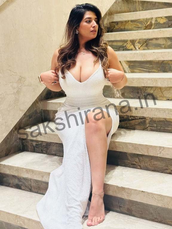 Dehradun aged housewife Call Girl